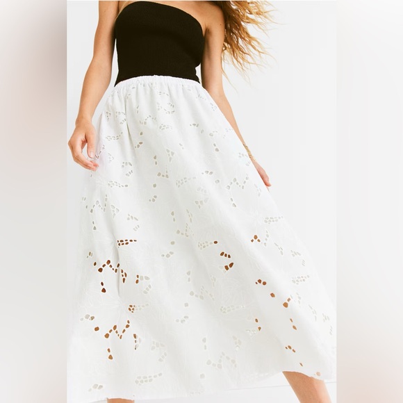 H&M Midi Skirt with Eyelet Embrodery - Picture 2 of 10